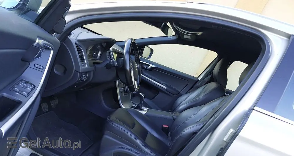 VOLVO XC 60 D4 Drive-E Summum