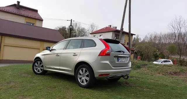 VOLVO XC 60 D4 Drive-E Summum