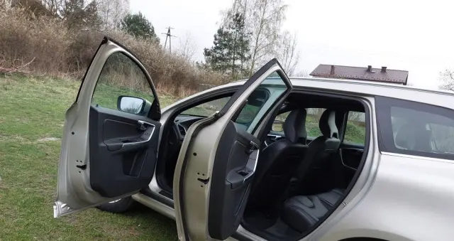 VOLVO XC 60 D4 Drive-E Summum