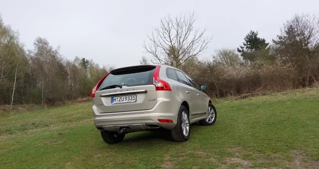 VOLVO XC 60 D4 Drive-E Summum
