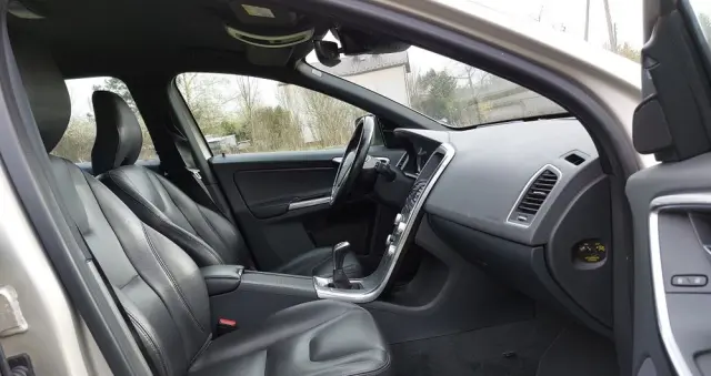 VOLVO XC 60 D4 Drive-E Summum