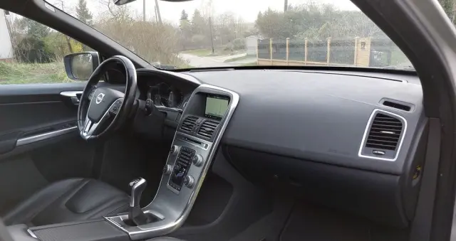 VOLVO XC 60 D4 Drive-E Summum