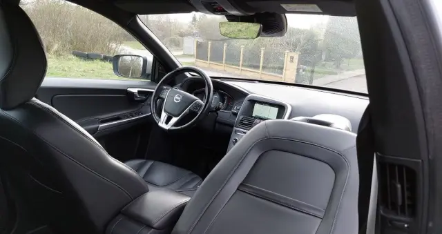 VOLVO XC 60 D4 Drive-E Summum