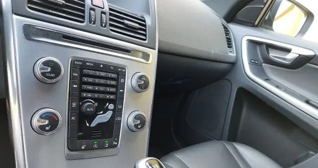 VOLVO XC 60 D4 Drive-E Summum