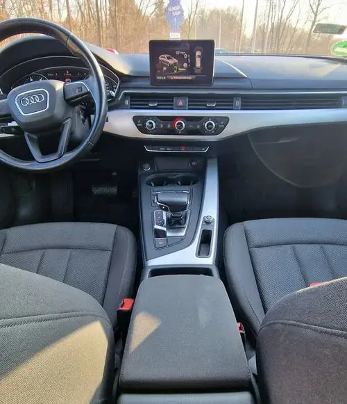 AUDI A4 