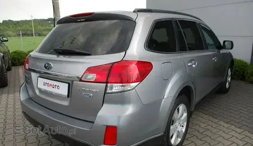 SUBARU Outback 