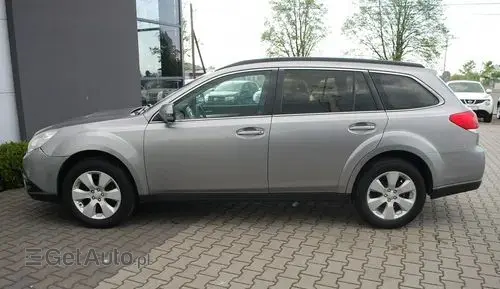 SUBARU Outback 