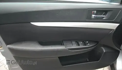 SUBARU Outback 
