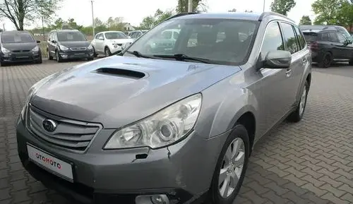 SUBARU Outback 