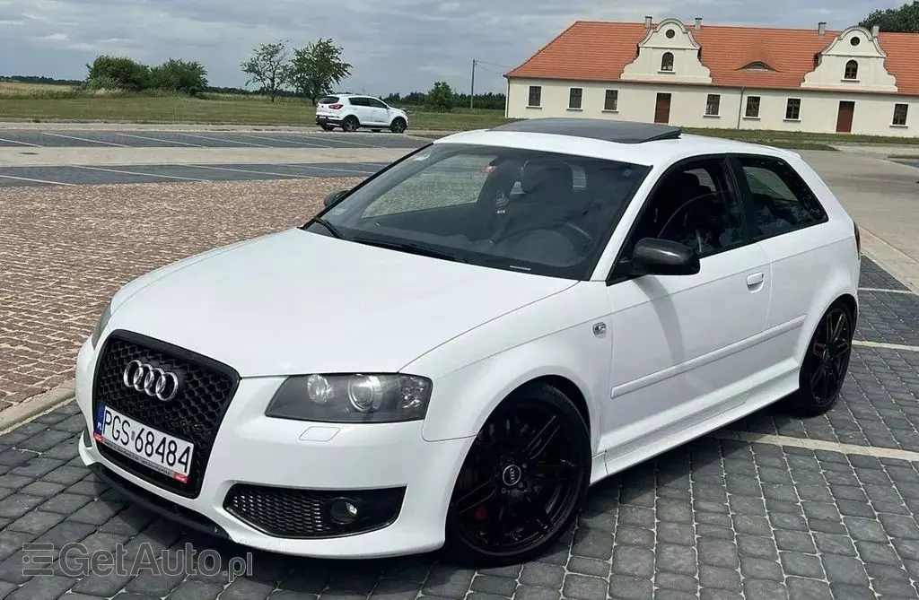 AUDI S3 