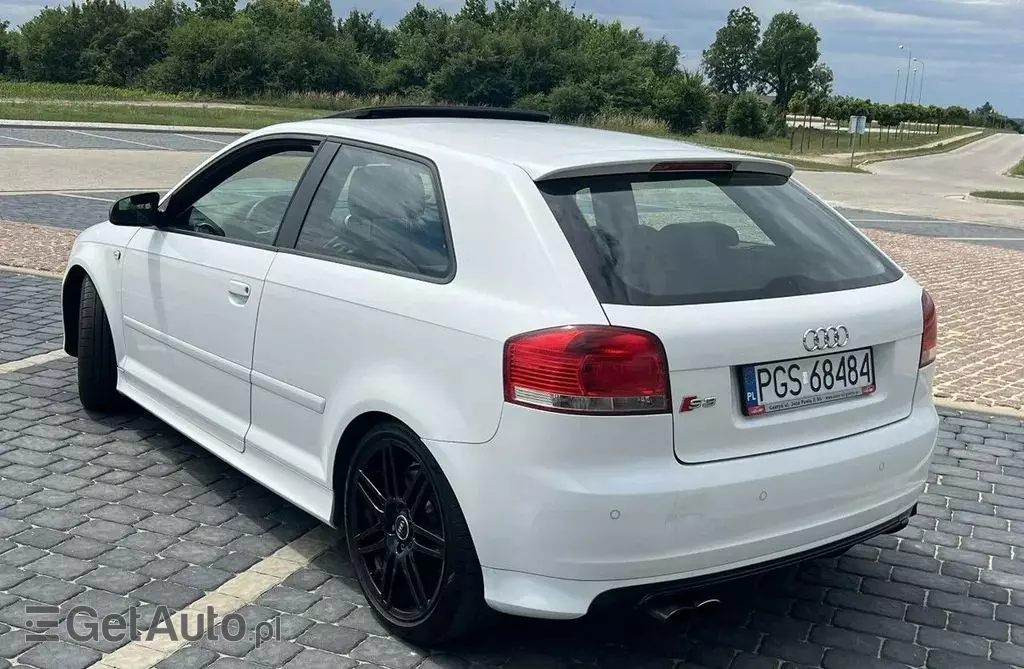 AUDI S3 