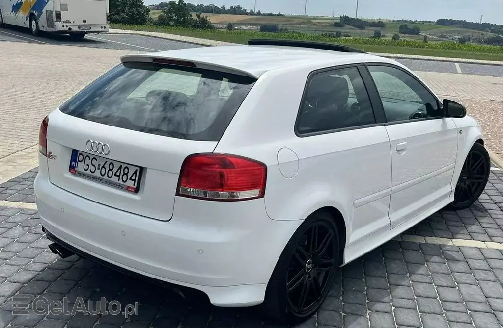 AUDI S3 
