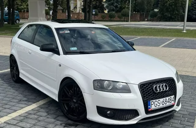 AUDI S3 