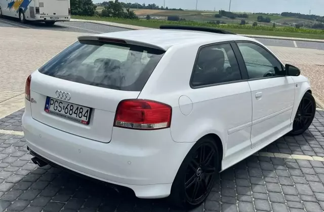 AUDI S3 