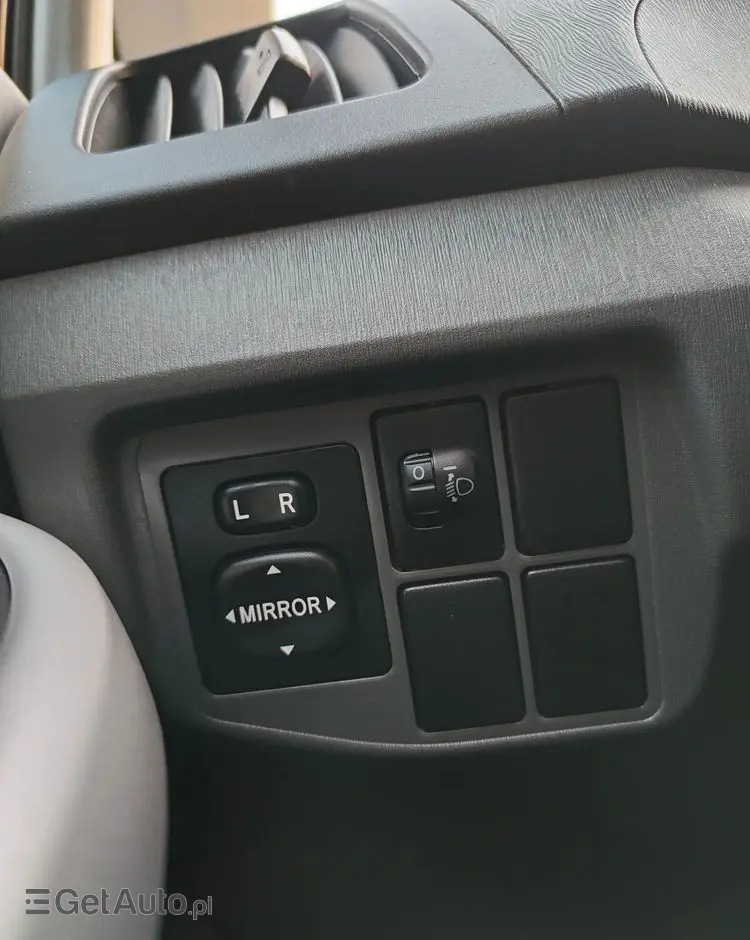 TOYOTA Prius (Hybrid) Comfort