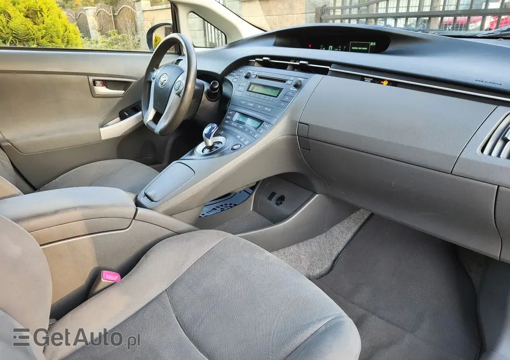 TOYOTA Prius (Hybrid) Comfort