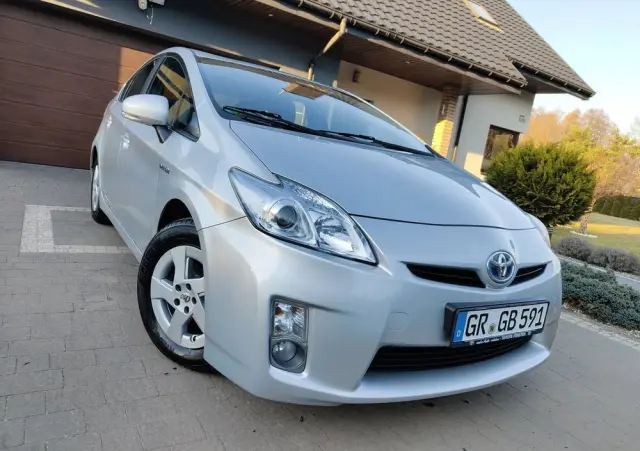 TOYOTA Prius (Hybrid) Comfort