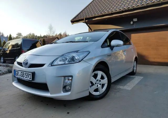 TOYOTA Prius (Hybrid) Comfort