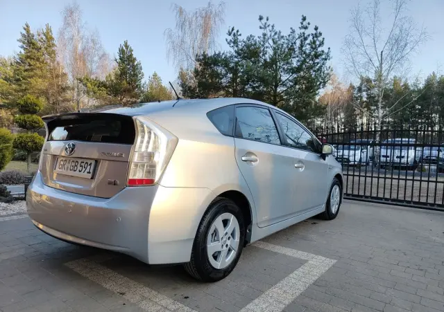 TOYOTA Prius (Hybrid) Comfort