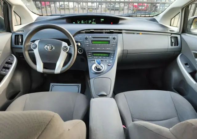 TOYOTA Prius (Hybrid) Comfort