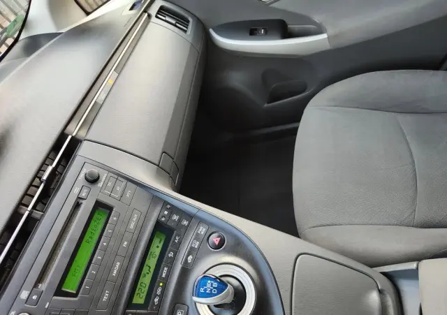 TOYOTA Prius (Hybrid) Comfort