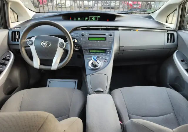 TOYOTA Prius (Hybrid) Comfort