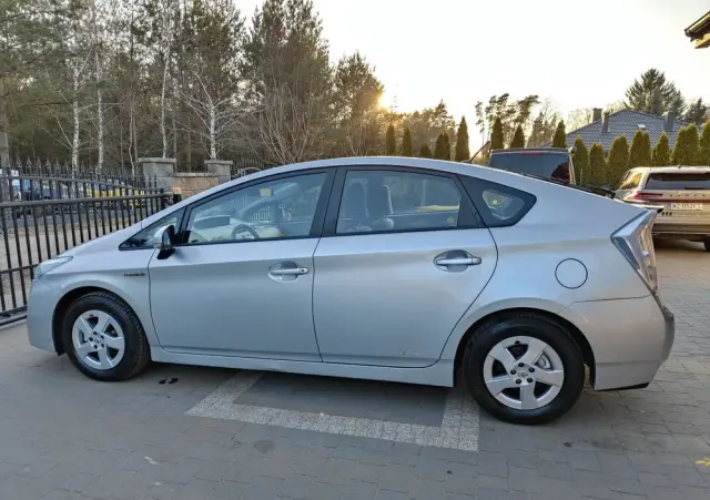 TOYOTA Prius (Hybrid) Comfort