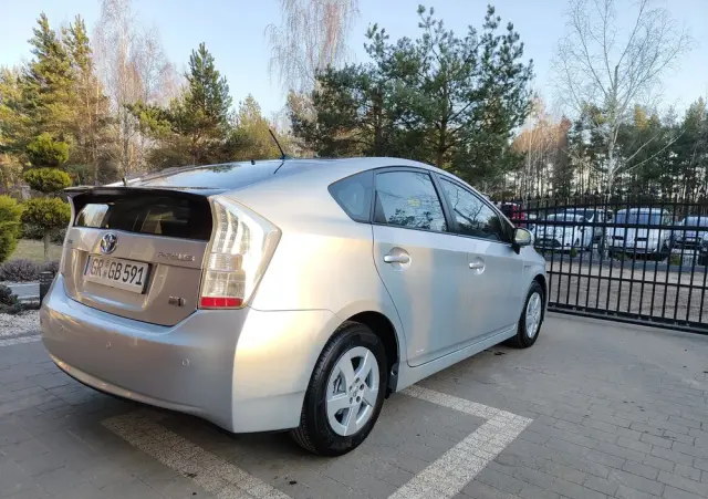 TOYOTA Prius (Hybrid) Comfort