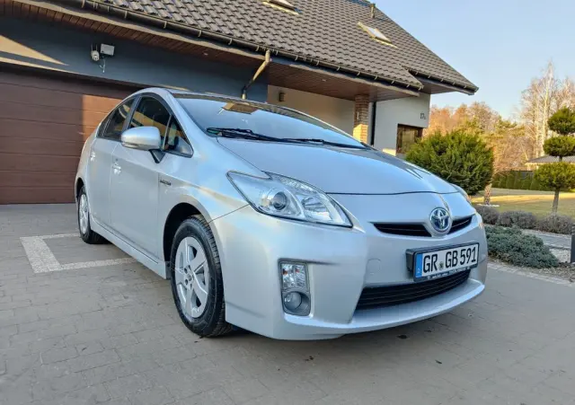 TOYOTA Prius (Hybrid) Comfort