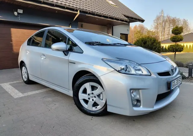 TOYOTA Prius (Hybrid) Comfort