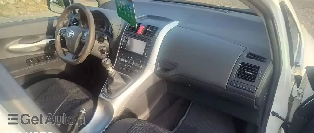 TOYOTA Auris 1.6 Premium