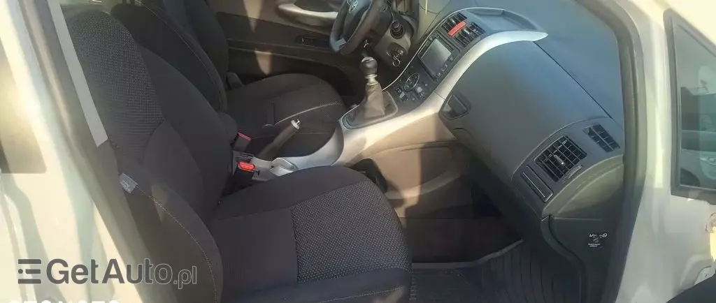 TOYOTA Auris 1.6 Premium