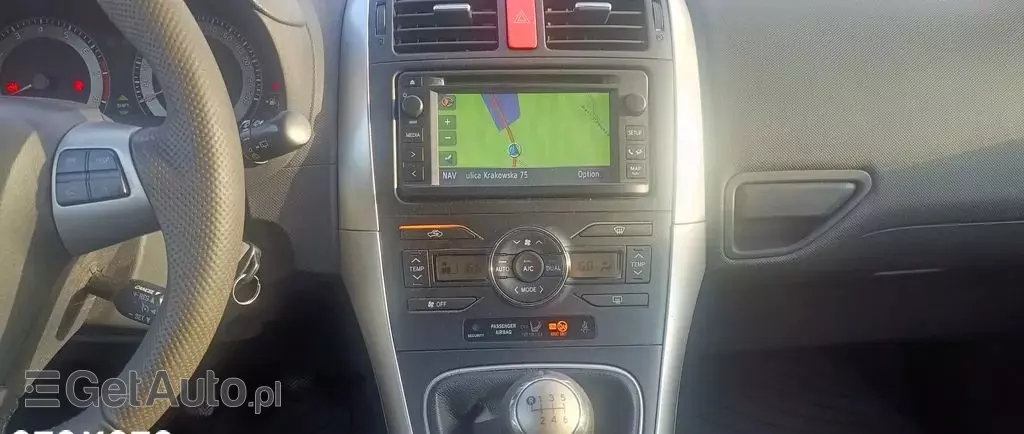 TOYOTA Auris 1.6 Premium