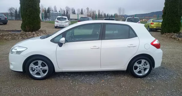TOYOTA Auris 1.6 Premium