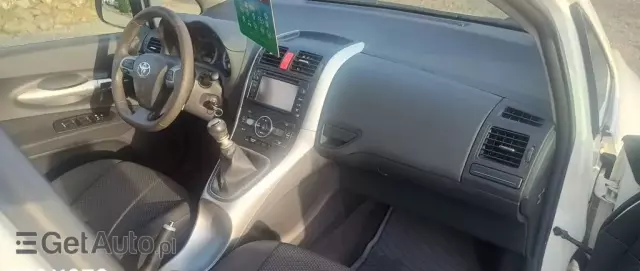 TOYOTA Auris 1.6 Premium
