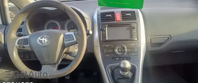 TOYOTA Auris 1.6 Premium