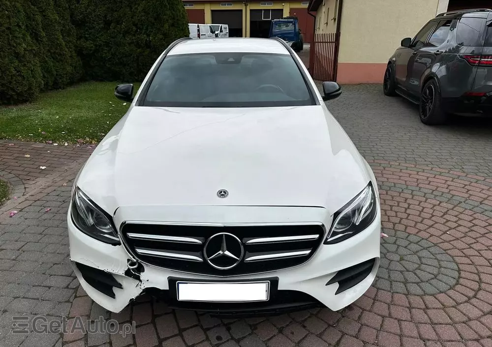 MERCEDES-BENZ Klasa E 300 de AMG/Avantgarde