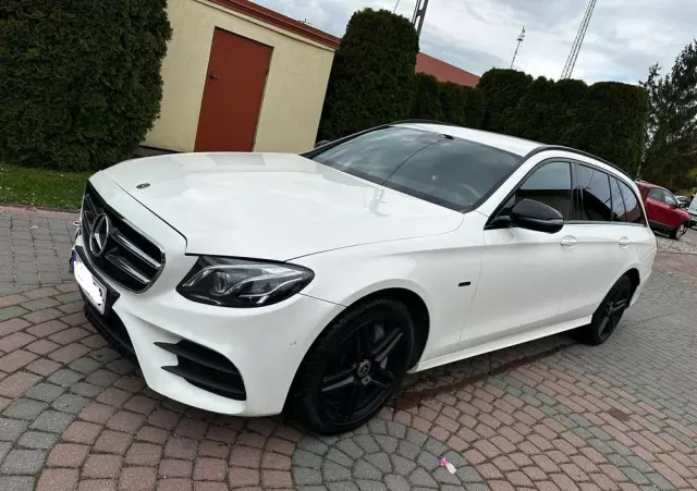 MERCEDES-BENZ Klasa E 300 de AMG/Avantgarde