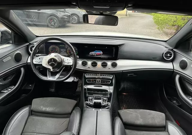 MERCEDES-BENZ Klasa E 300 de AMG/Avantgarde