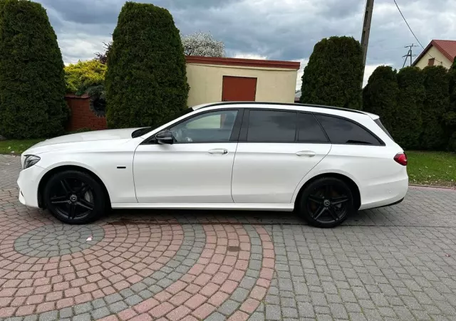 MERCEDES-BENZ Klasa E 300 de AMG/Avantgarde
