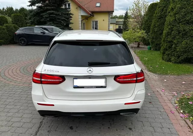 MERCEDES-BENZ Klasa E 300 de AMG/Avantgarde