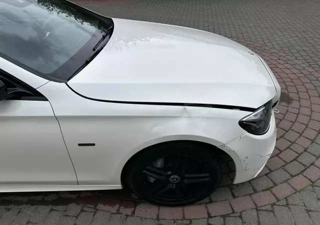MERCEDES-BENZ Klasa E 300 de AMG/Avantgarde
