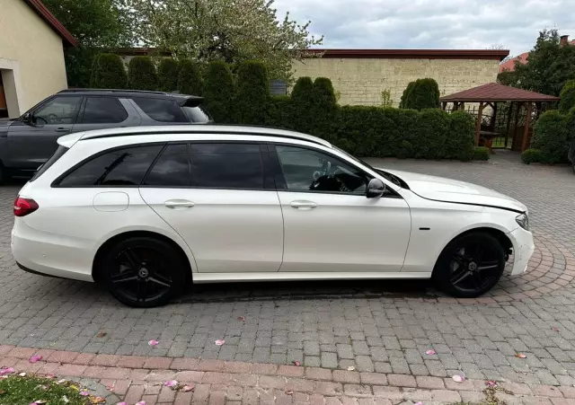 MERCEDES-BENZ Klasa E 300 de AMG/Avantgarde