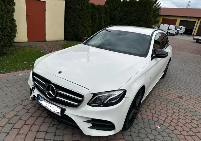 MERCEDES-BENZ Klasa E 300 de AMG/Avantgarde