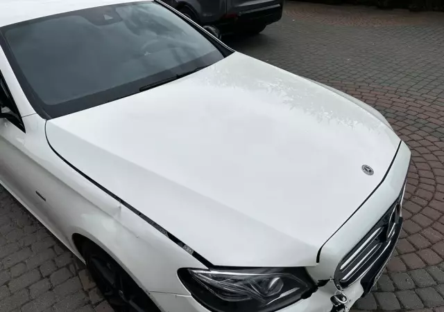 MERCEDES-BENZ Klasa E 300 de AMG/Avantgarde