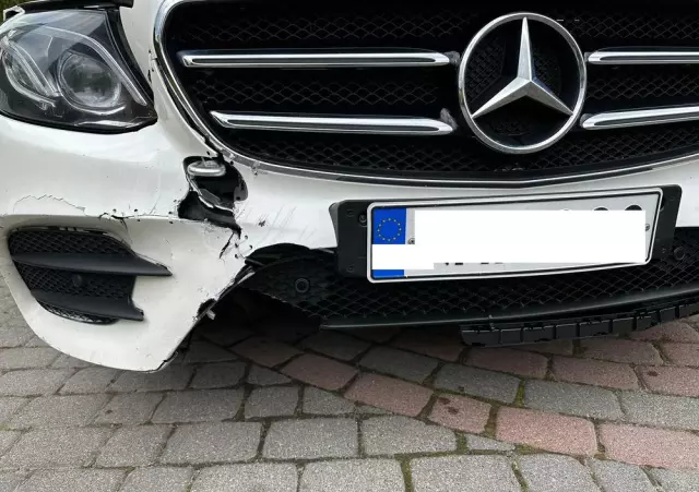 MERCEDES-BENZ Klasa E 300 de AMG/Avantgarde