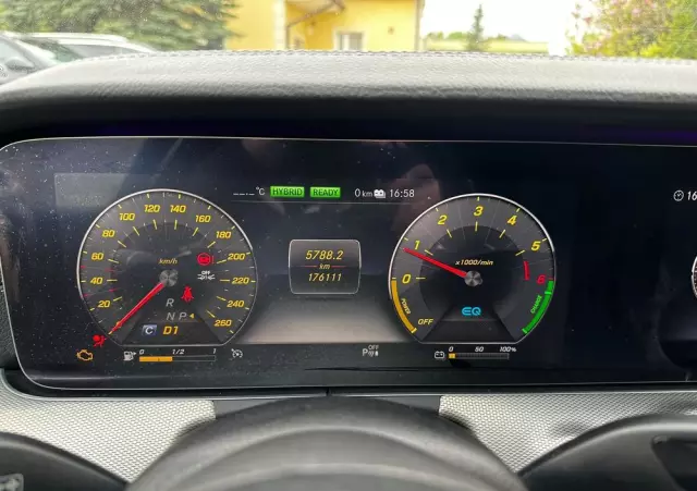 MERCEDES-BENZ Klasa E 300 de AMG/Avantgarde