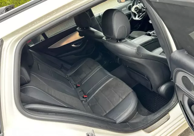 MERCEDES-BENZ Klasa E 300 de AMG/Avantgarde