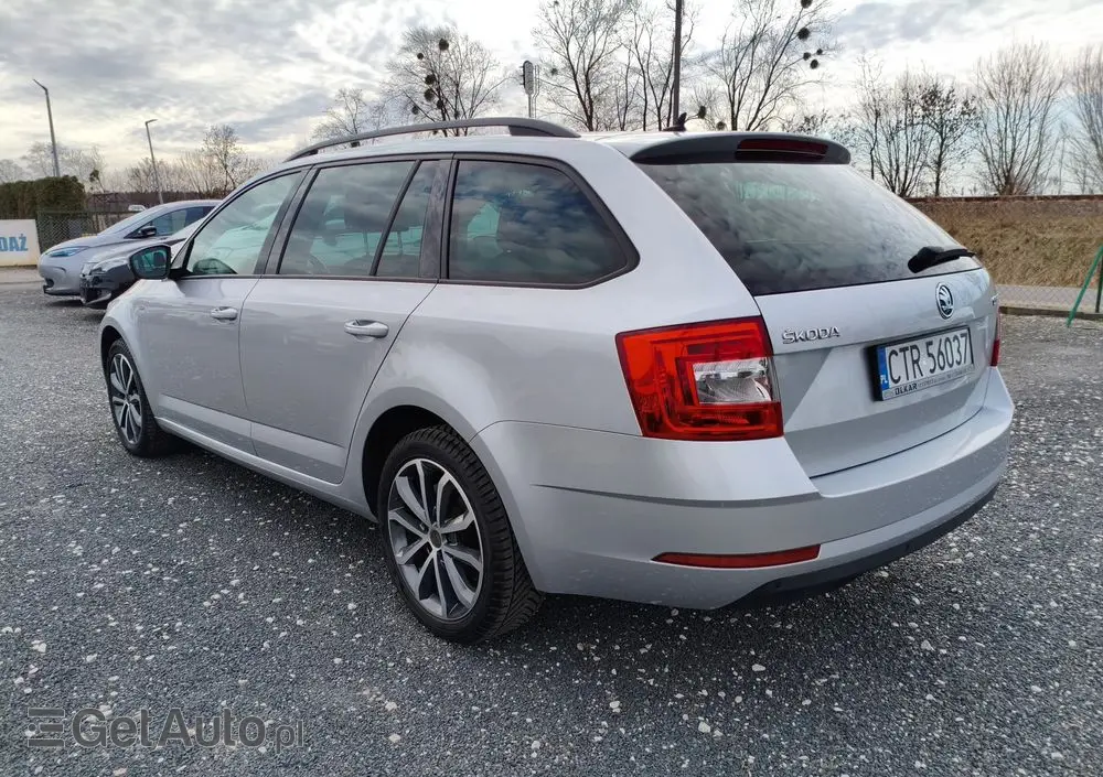 SKODA Octavia 1.6 TDI DSG Soleil
