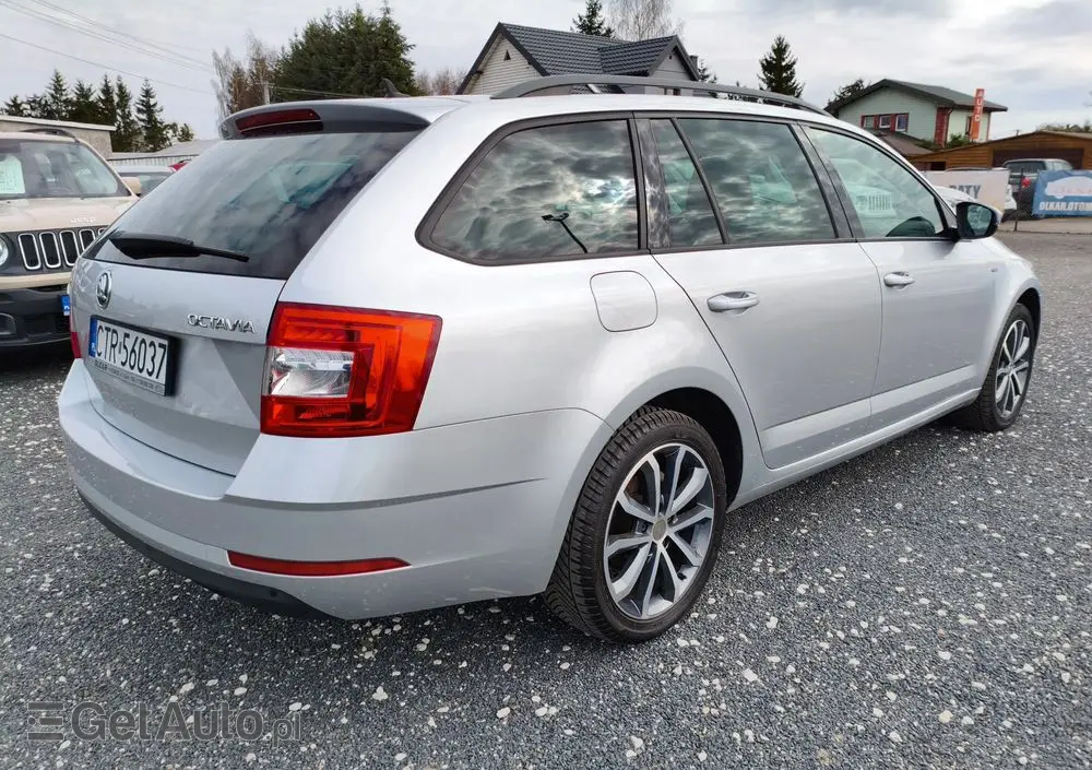 SKODA Octavia 1.6 TDI DSG Soleil